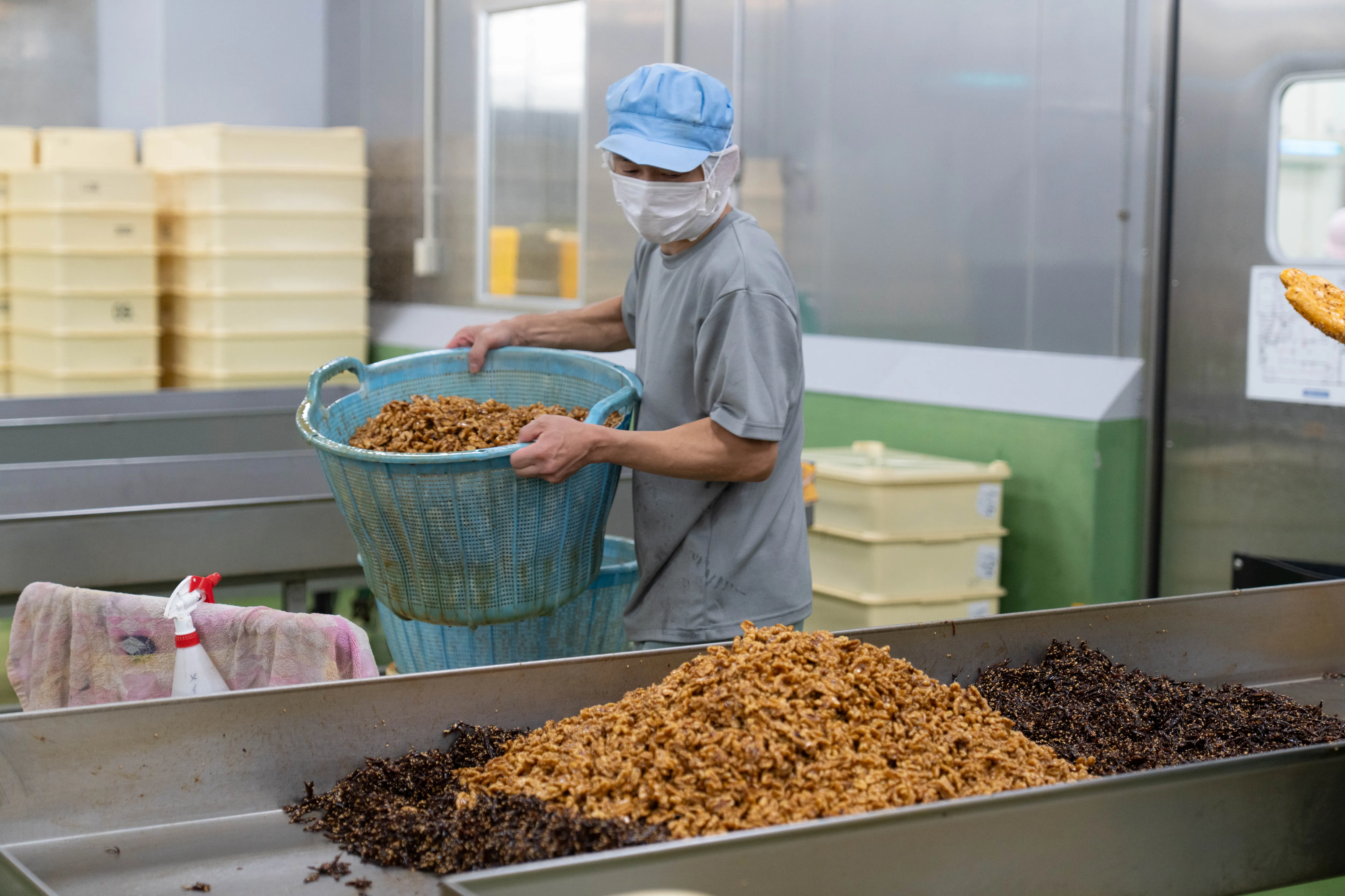 ちりめんを入れる